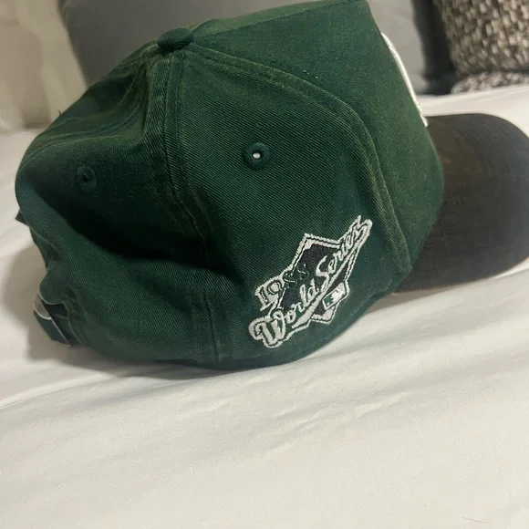 New Era Green and Black 9FORTY Cap - Picture 3 of 4